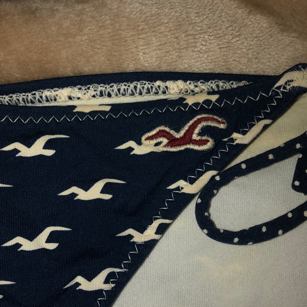 Bikini - Picture 4 of 5